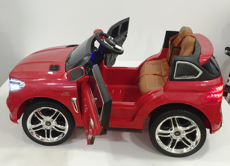 Mercedes E009KX Красный Mercedes E009KX Красный