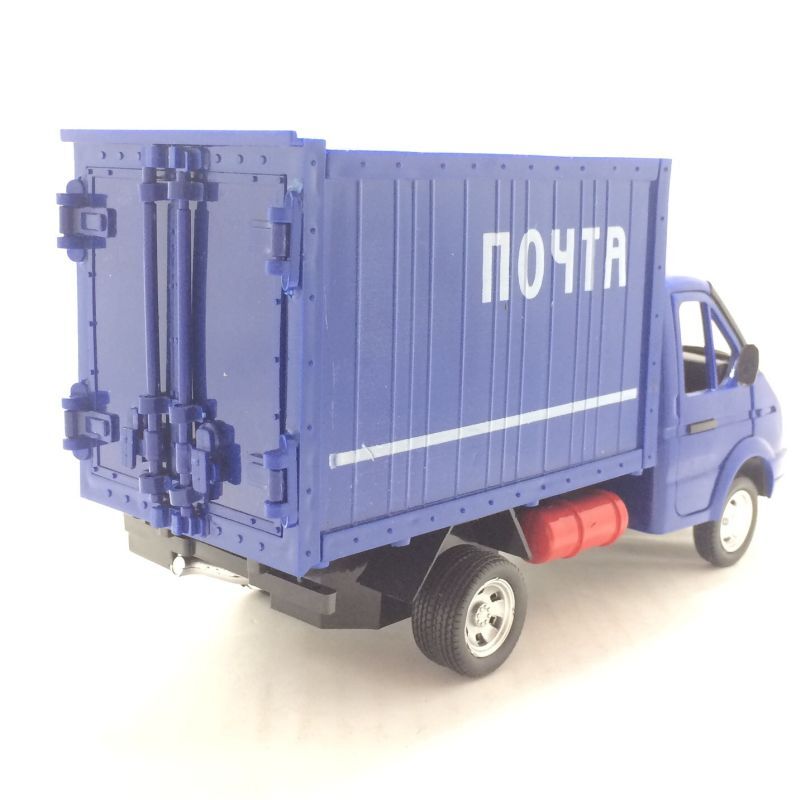 Большая игрушечная газель