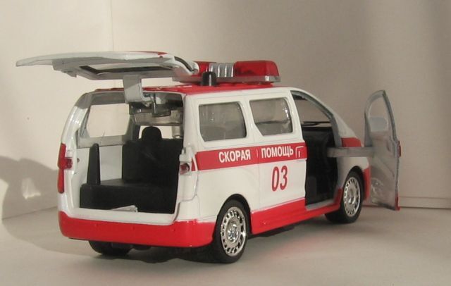 Машина скорой помощи игрушка