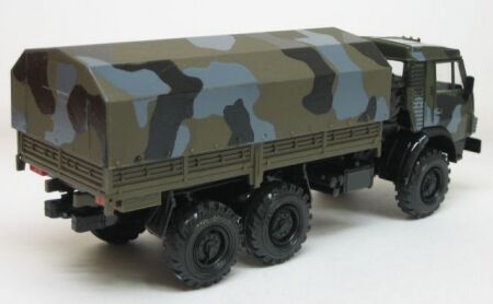 Игрушечные камазы военные