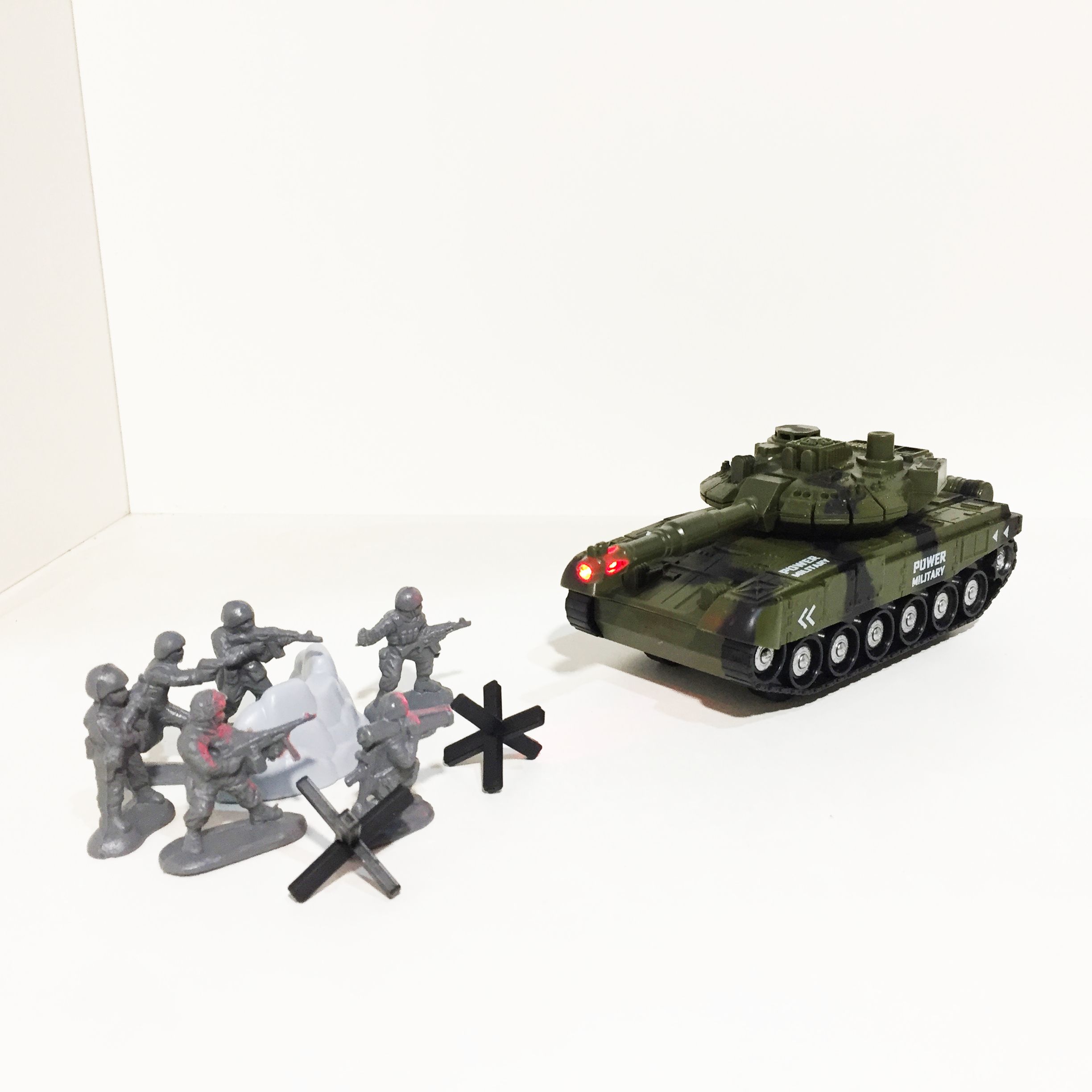 Игрушка танк 21 см свет, звук, инерция -