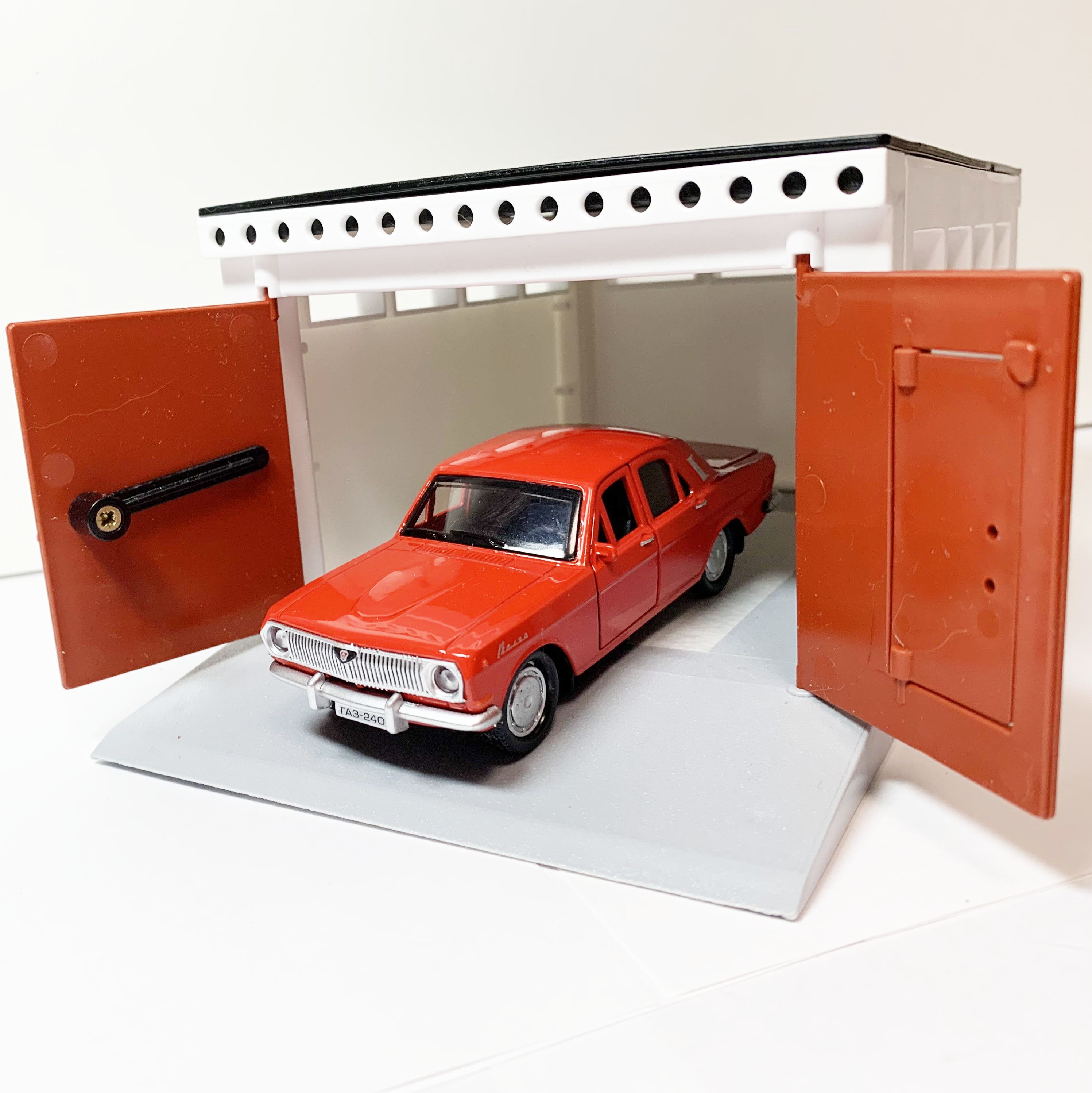 Игрушечный ретро гараж 21 см с распашными воротами и металлическая инерционная машинка Волга СССР с открывающимися дверями 12 см