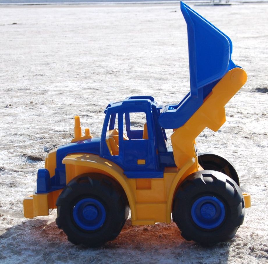 Игрушечный трактор колесный 68 см с грейдером сини-желтый