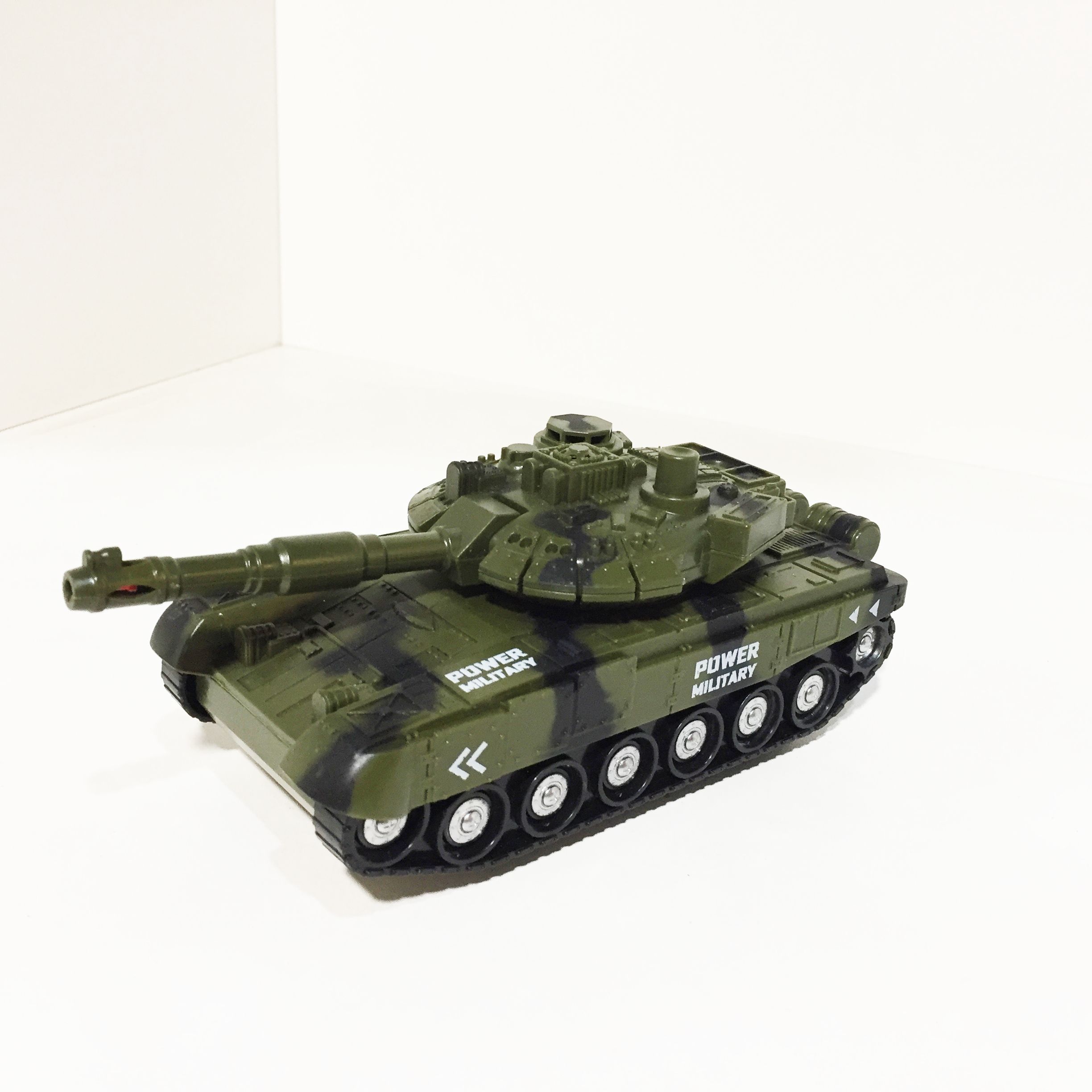 Детский игрушечный танк со звуком и светом и динамо-инерционным механизмом -21 см