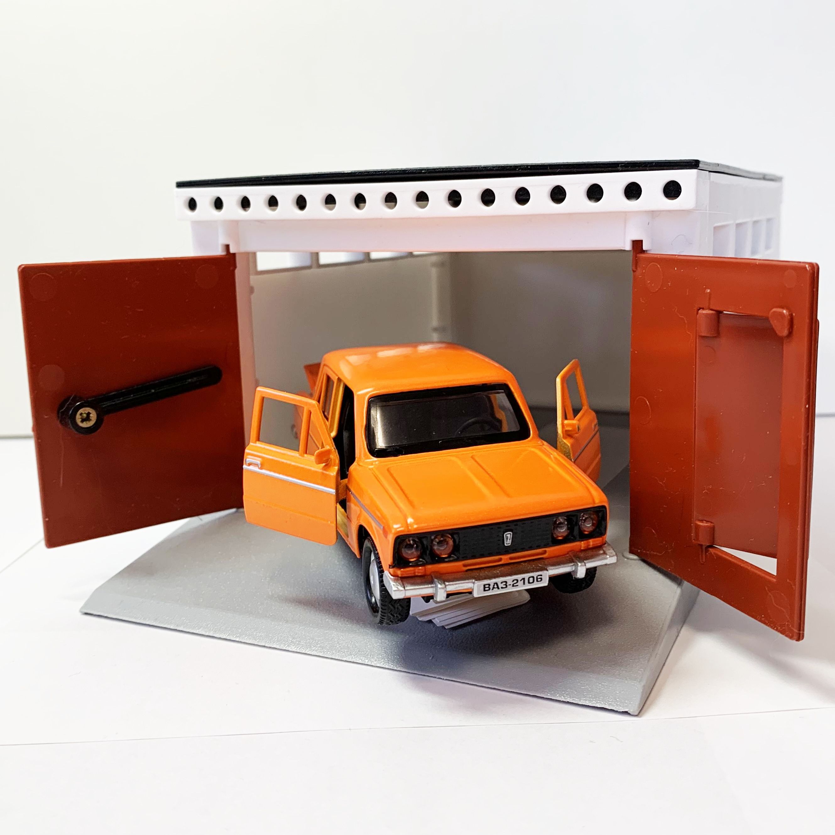 Гараж с распашными воротами и металлическая инерционная машинка ВАЗ 2106 с открывающимися дверями и багажником оранжевая