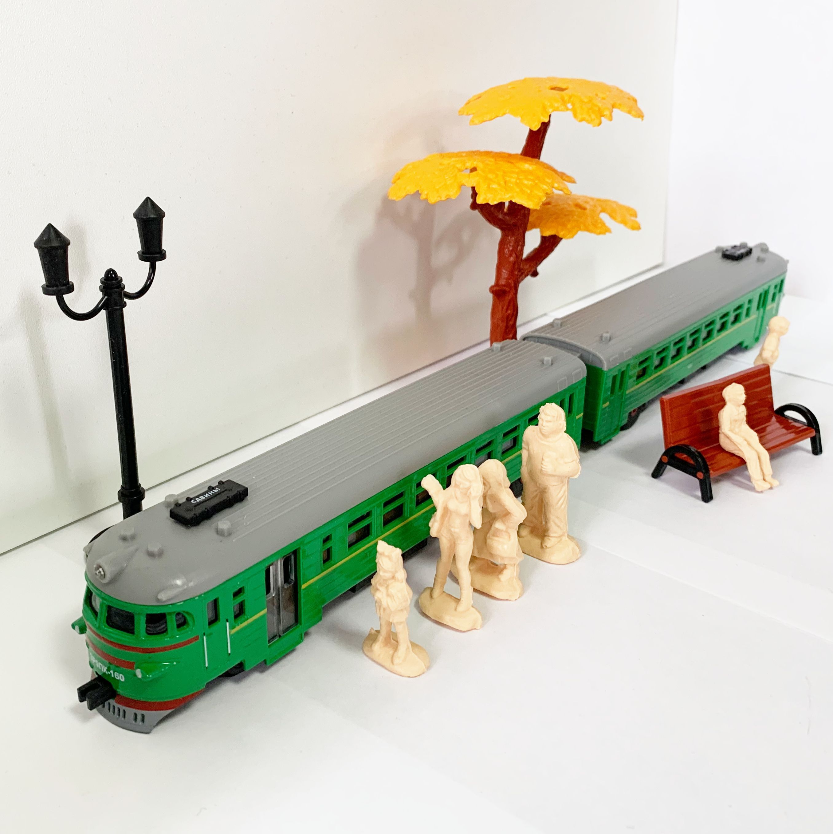 Набор 2 ВАГОНА- состав ретро электричка Эр2 18 см, свет, звук, металлический кузов - 6-ть пассажиров