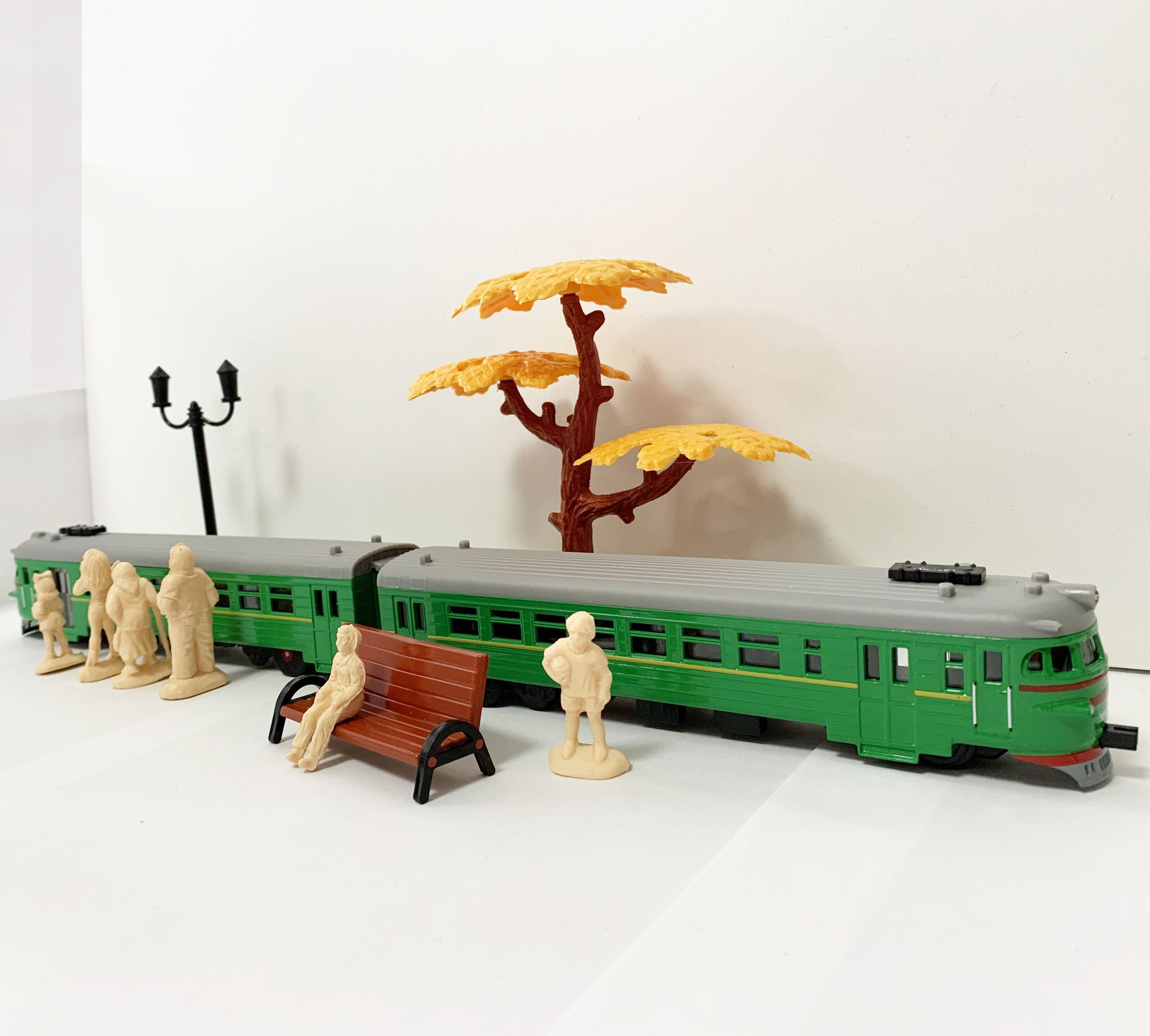 Набор 2 ВАГОНА- состав ретро электричка Эр2 18 см, свет, звук, металлический кузов - 6-ть пассажиров