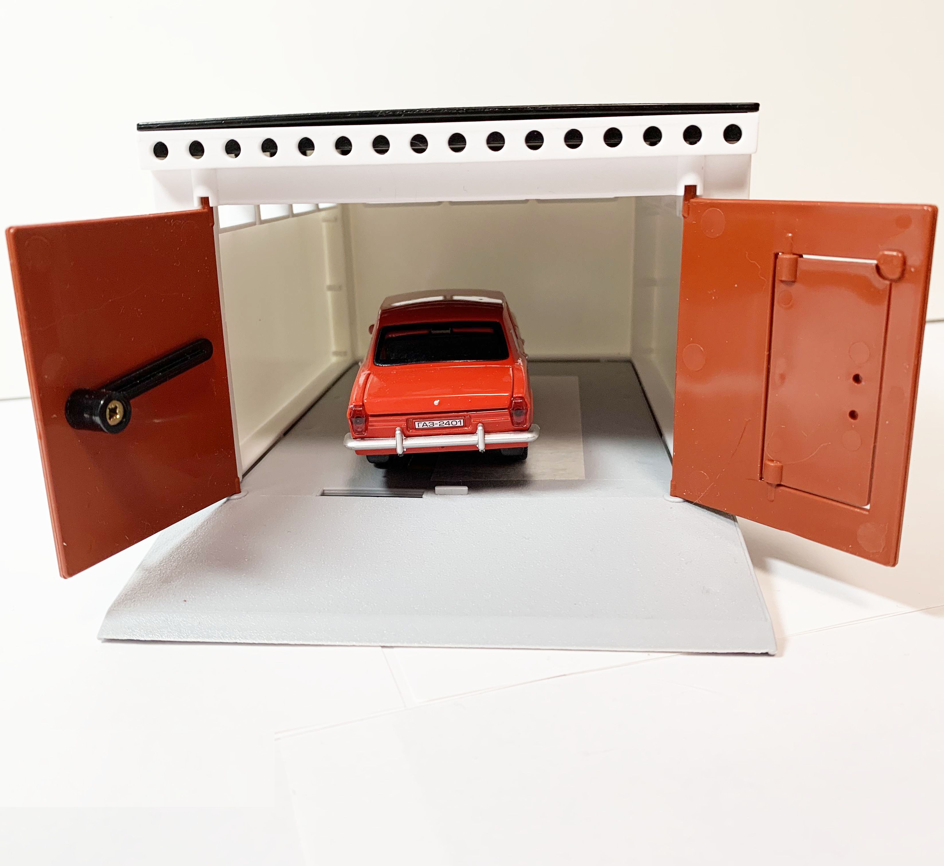 Игрушечный ретро гараж 21 см с распашными воротами и металлическая инерционная машинка Волга СССР с открывающимися дверями 12 см