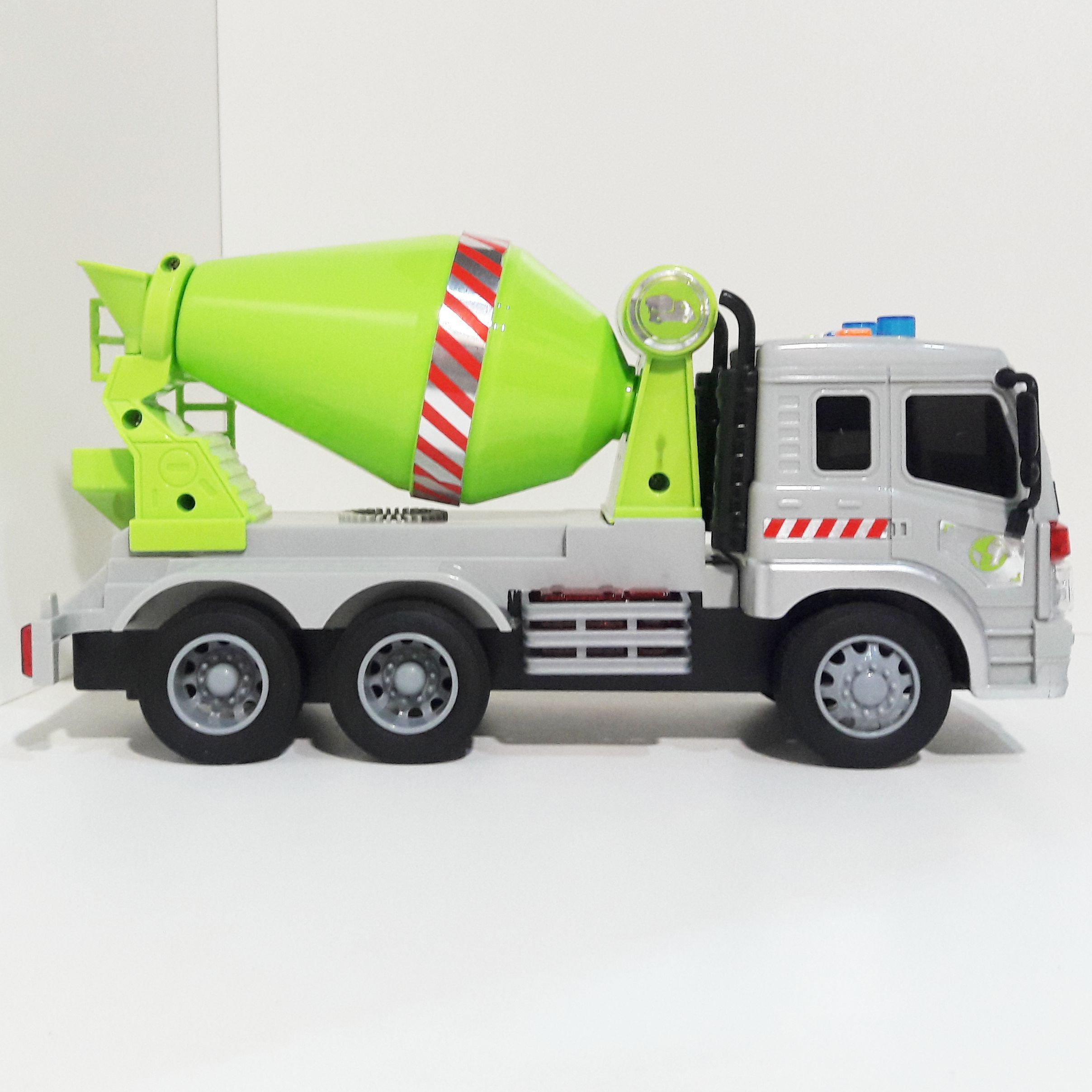 Машинка грузовик бетоновоз бетономешалка - 28 см инерция, свет, звук, вращение зеленый