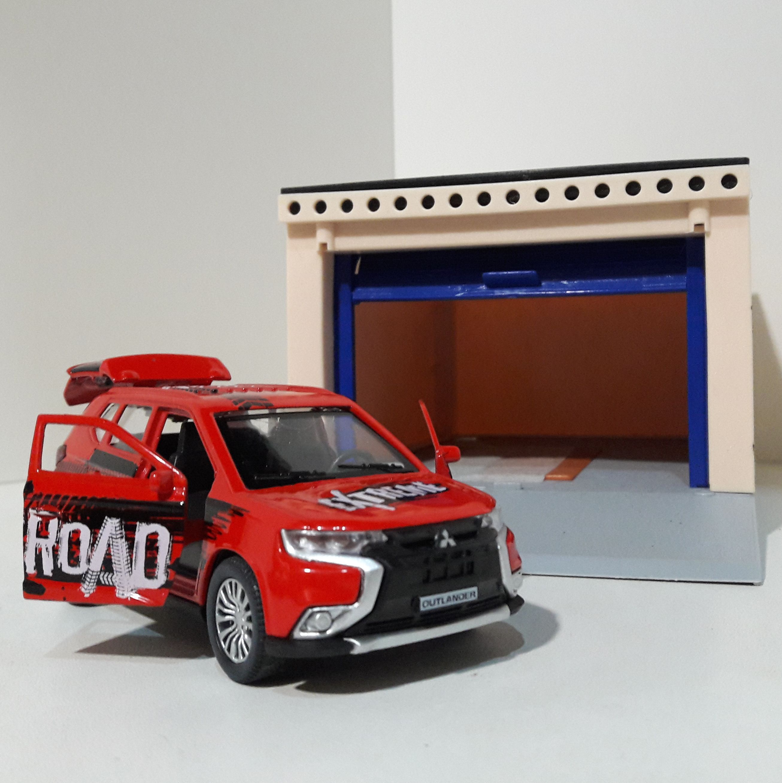 Игрушечный набор гараж с машинкой Renault Duster